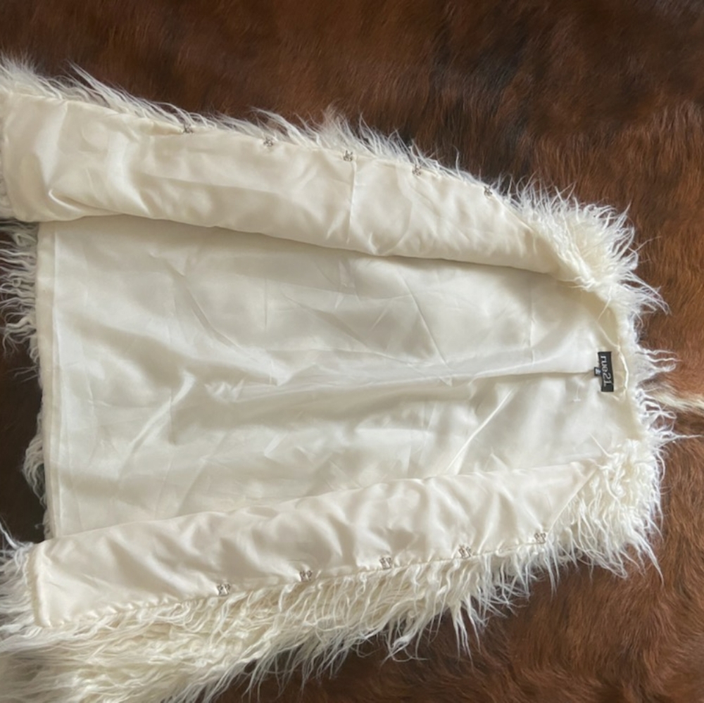 Women's Sherpa Vest - Picture 2 of 4